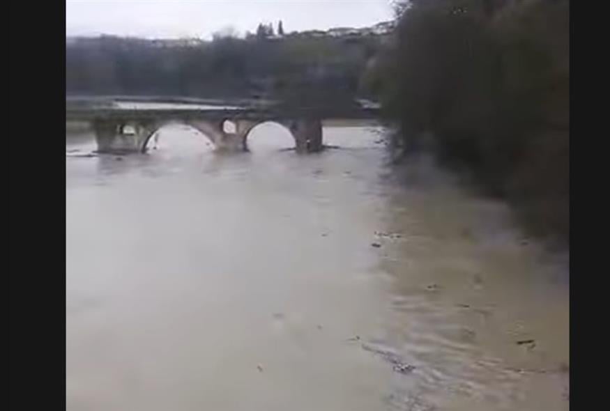 Υπερχείλισε ο Αλιάκμονας (ΚΑΣΤΟΡΙΑΝΗ ΕΣΤΙΑ)