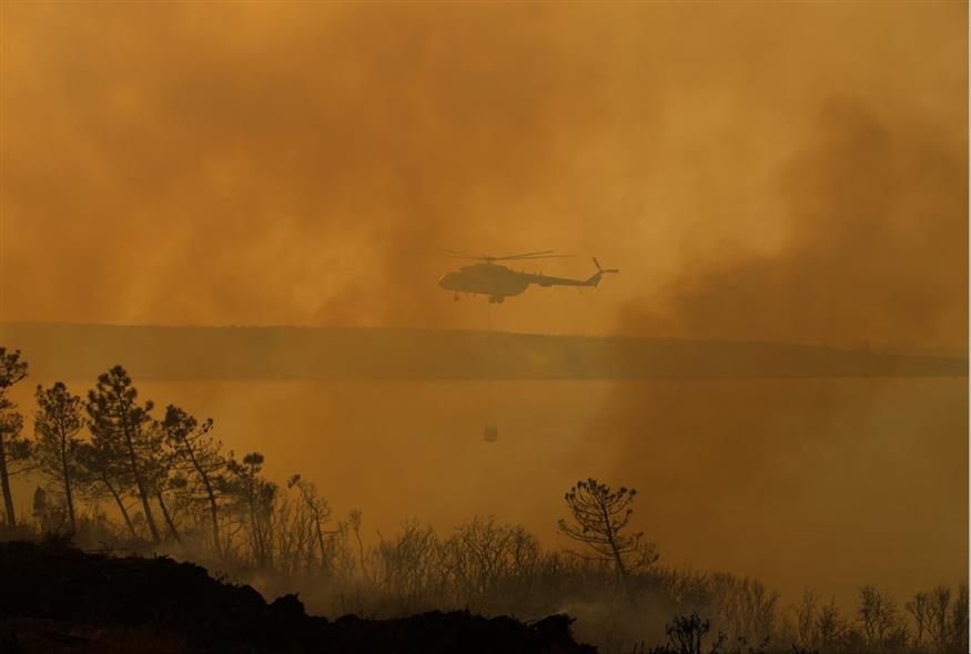 Τεράστια φωτιά στα Δαρδανέλια/AP Photos