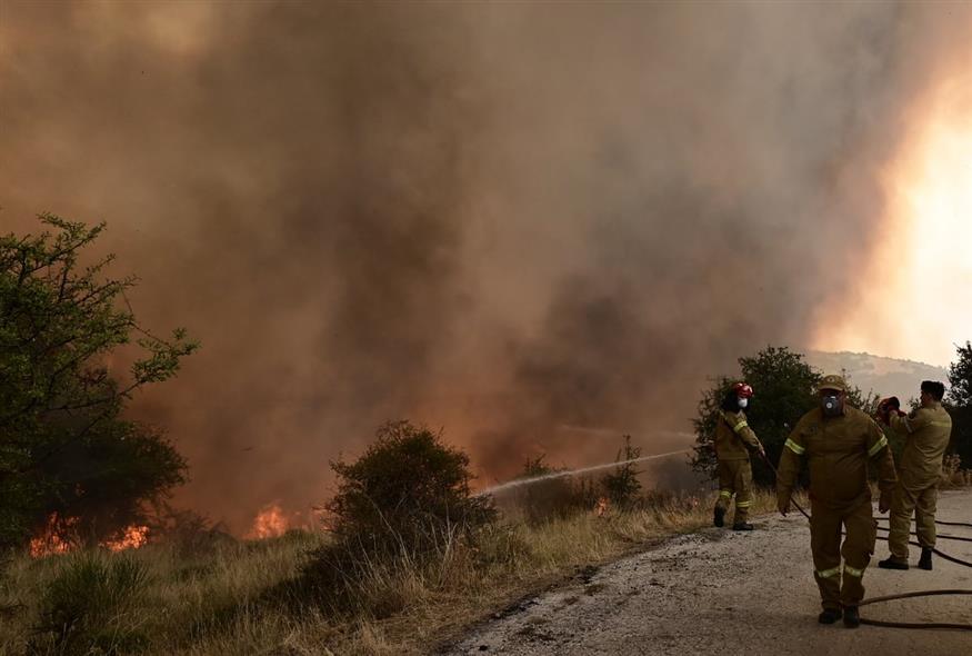 Φωτιά στην Κορινθία - Η μάχη με τις φλόγες για 3η ημέρα (gallery/EUROKINISSI)