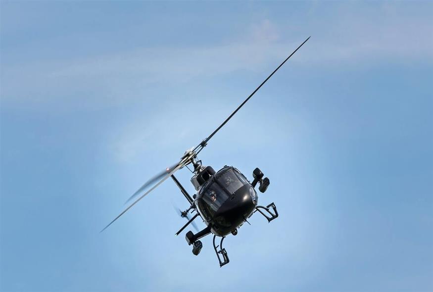Ελικόπτερο στον αέρα/Pexels