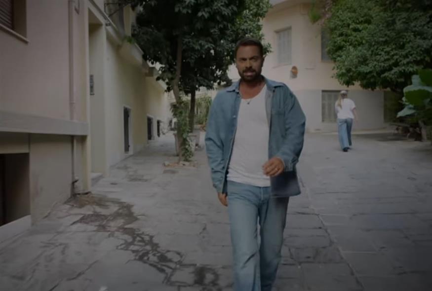 Ο Ηλίας Βρεττός