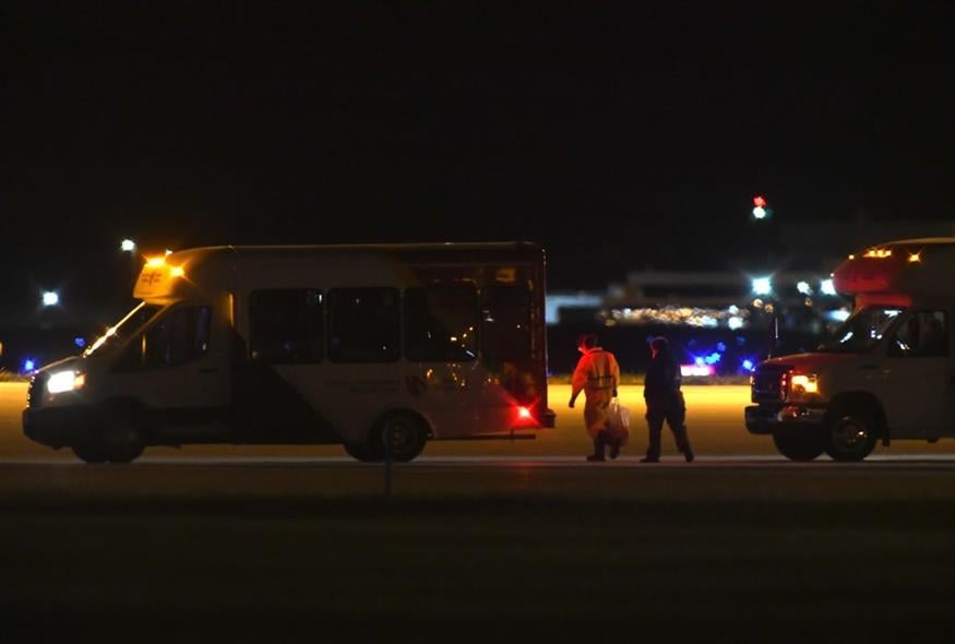 Αμερικανοί επιβάτες του κρουαζιερόπλοιου MV Hondius έφτασαν στην Ομάχα της Νεμπράσκα (AP)