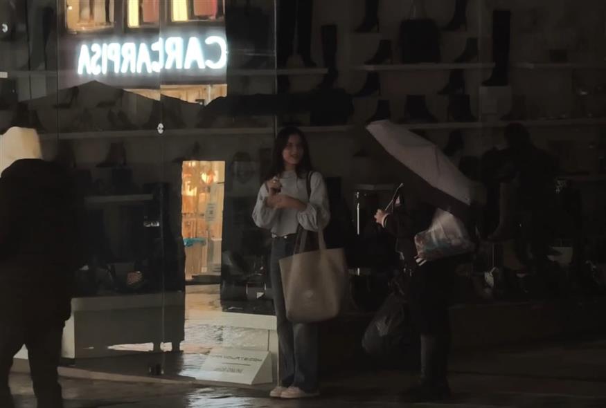 Μπλακ άουτ στην Ερμού (screenshot)