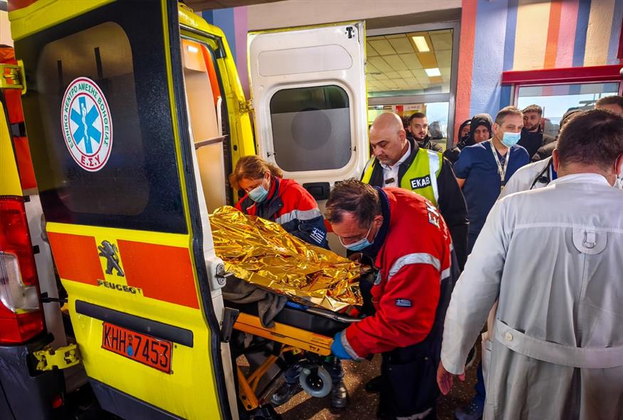 Έφτασαν στη Θεσσαλονίκη οι δύο τραυματίες οπαδοί του ΠΑΟΚ  (Gallery)