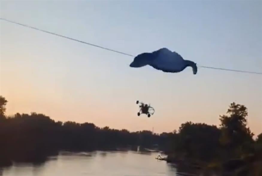 Αλεξιπτωτιστής (Copyright:X)