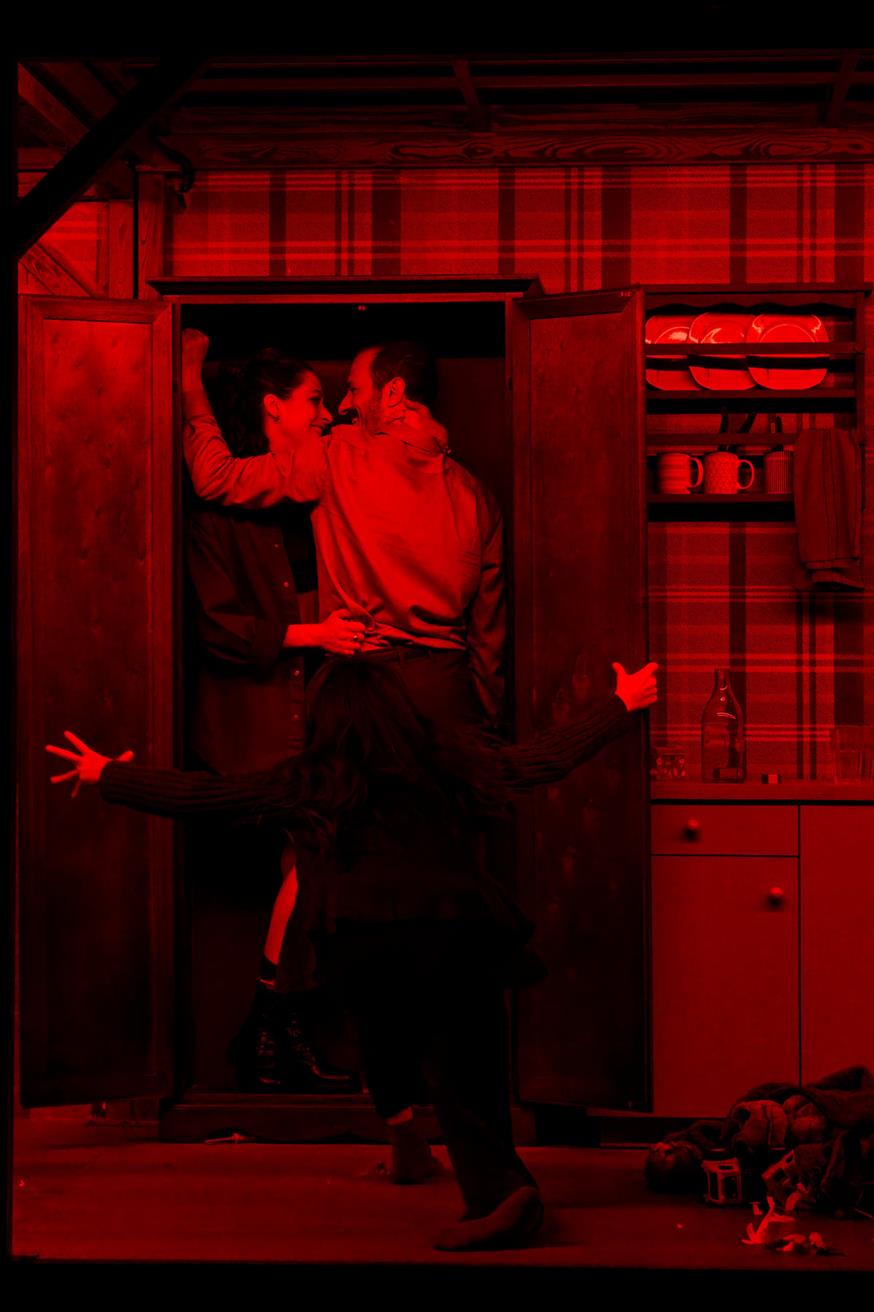 «Έχουμε την ψευδαίσθηση ότι η επικοινωνία έχει βελτιωθεί, ενώ συμβαίνει το αντίθετο» λέει ο Μιχάλης Βαλάσογλου (Copyright: Ελίνα Γιουνανλή)