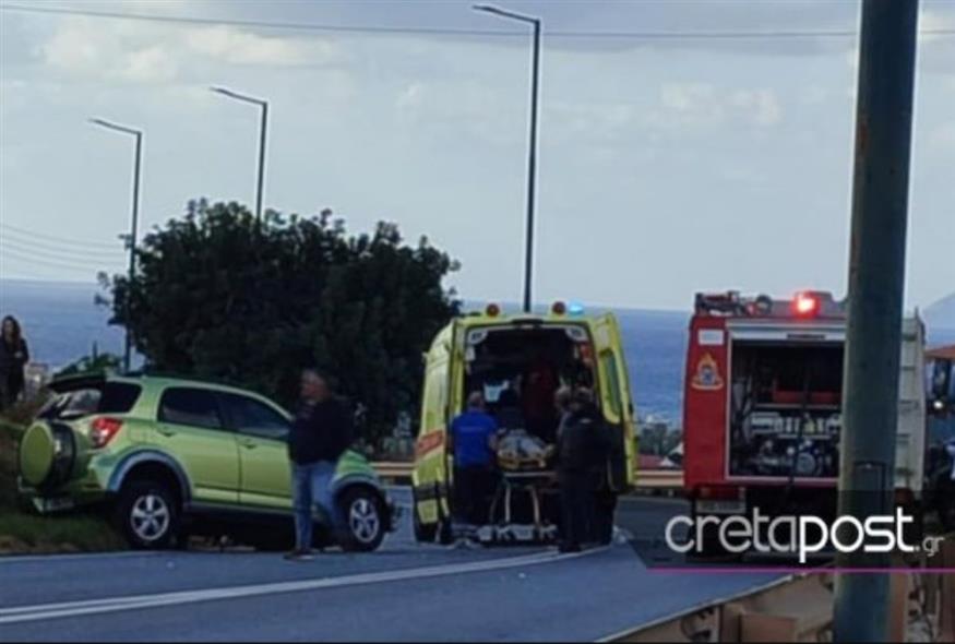 Σοβαρό τροχαίο με δύο τραυματίες στη Χερσόνησο