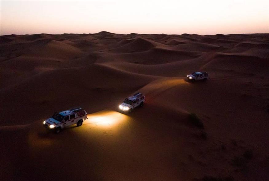 Η νυχτερινή οδήγηση στην έρημο είναι μία μεγάλη εμπειρία