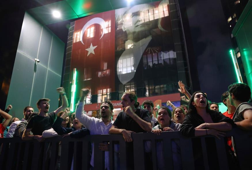 Ασφυκτική πολιορκία στο CHP Κωνσταντινούπολης (ΑP)