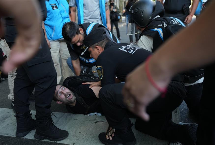 Διαδηλώσεις στην Αργεντινή κατά του νομοσχεδίου Μιλέι για τα εργασιακά