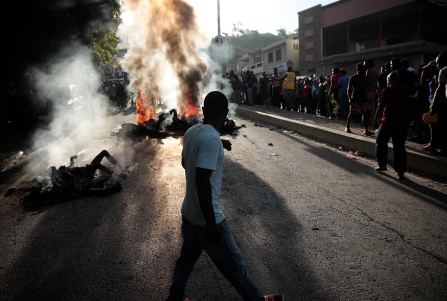 «Πνίγεται» στη βία η Αϊτή/ ΑP (GALLERY)