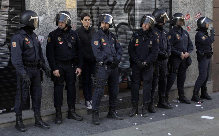 Ισπανική Αστυνομία/(AP Photo/Andres Kudacki)