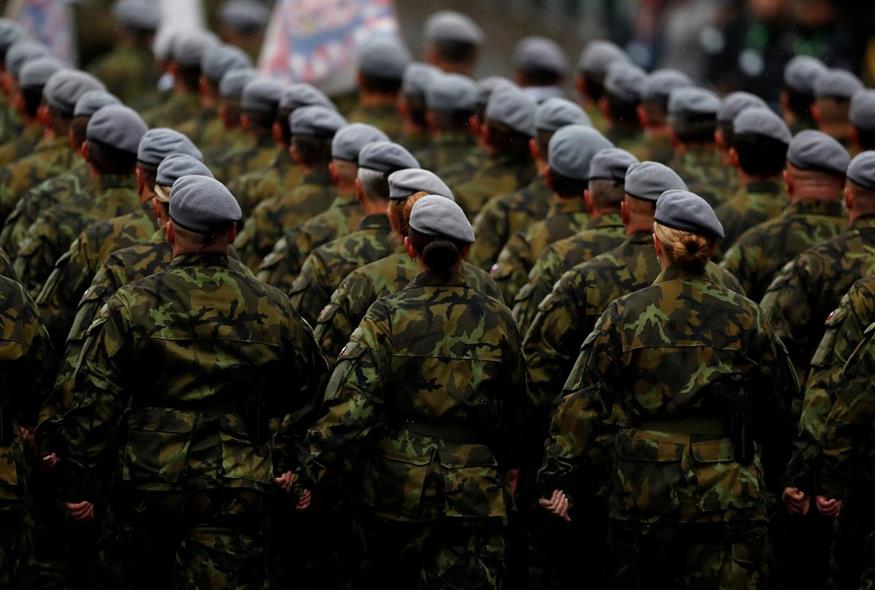 Τσέχοι στρατιώτες  (AP Photo/Petr David Josek)