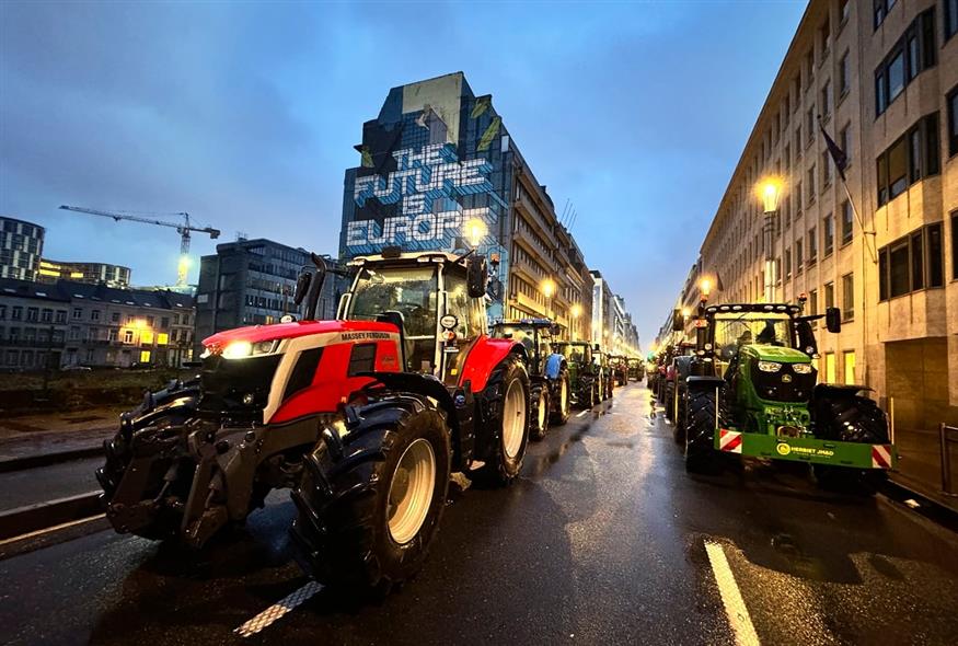Αγρότες στις Βρυξέλλες (AP Photo/Sylvain Plazy)