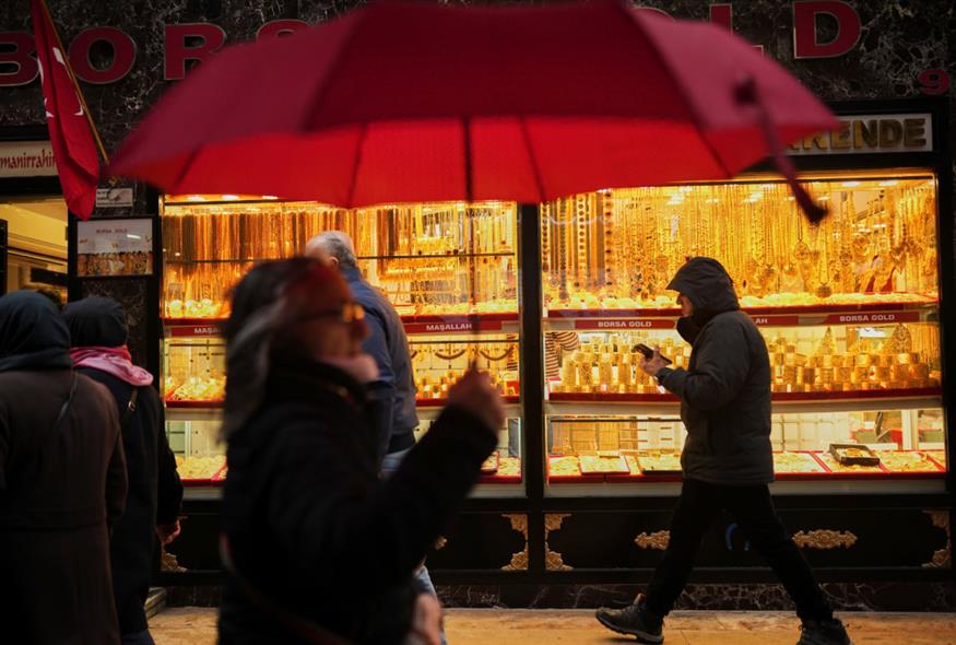 Αγορά στην Κωνσταντινούπολη  (AP Photo/Francisco Seco)