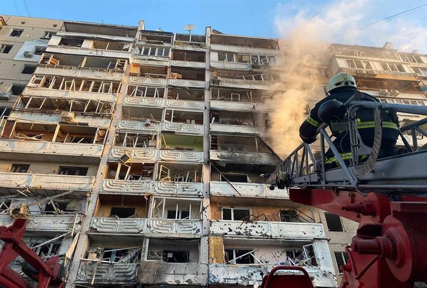 Πολυόροφο κτίριο κατοικιών χτυπήθηκε στην Ουκρανία / Facebook