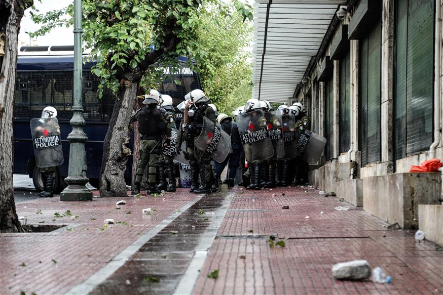 Αστυνομικοί των ΜΑΤ έξω από τη Βουλή (Copyright: Eurokinissi/Στέλιος Μίσινας)