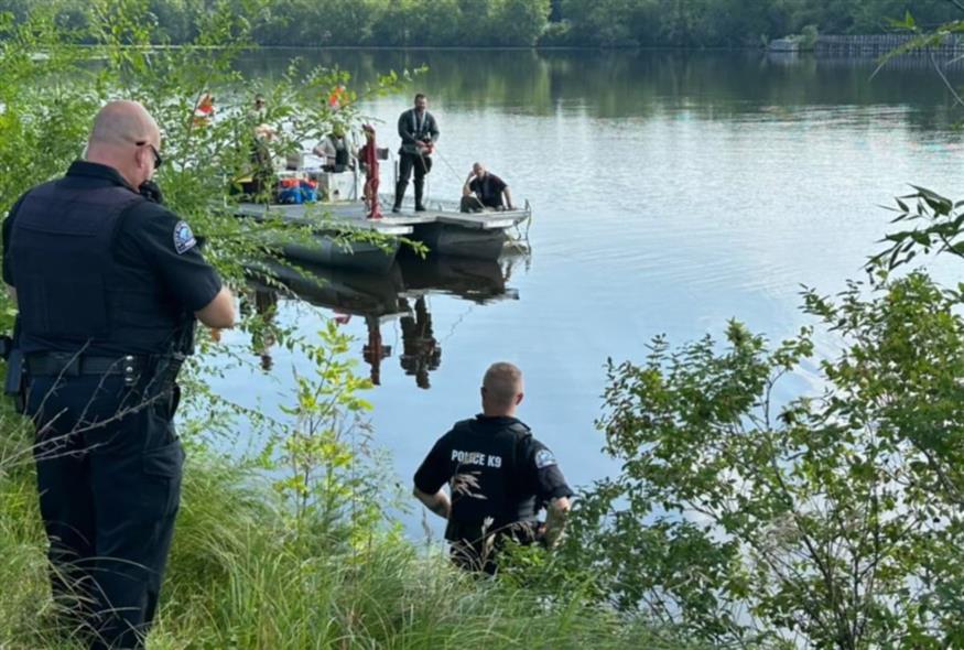 Πήγε για ψάρεμα, βρήκε βυθισμένο αυτοκίνητο σε ποτάμι και μάλλον… έλυσε υπόθεση εξαφάνισης από το 1967!