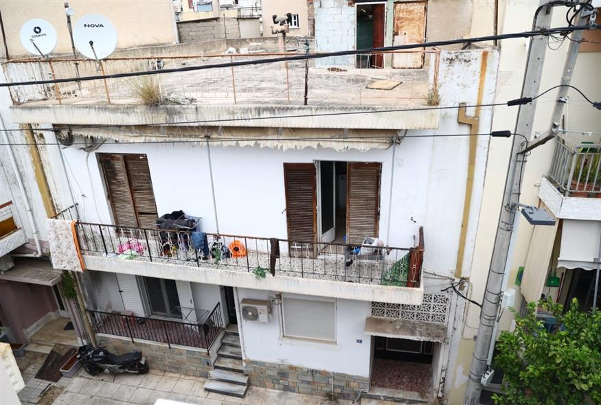 Άγιοι Ανάργυροι: Σε αυτό το σπίτι βρέθηκαν τρία παιδιά σε κακές συνθήκες (ΙΝΤΙΜΕ)