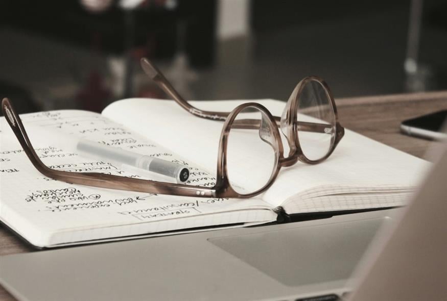 Δασκάλα (UNSPLASH)