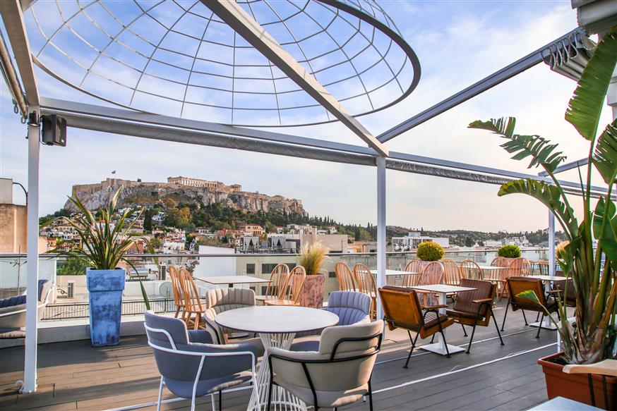 Το νέο wine bar στο roof garden του ξενοδοχείου Utopia
