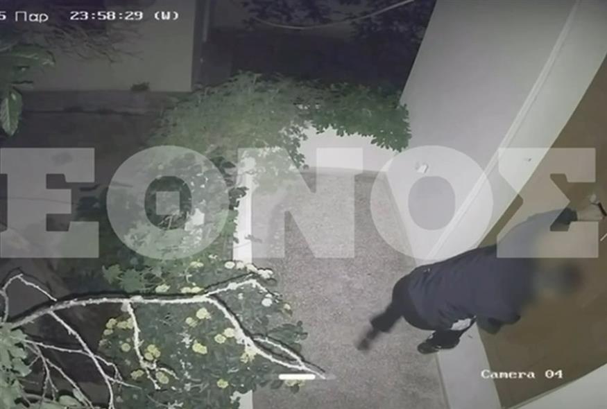 Χειροπέδες σε 21χρονο στη Νέα Σμύρνη: Μέσα σε δευτερόλεπτα παραβίασε μπαλκονόπορτα