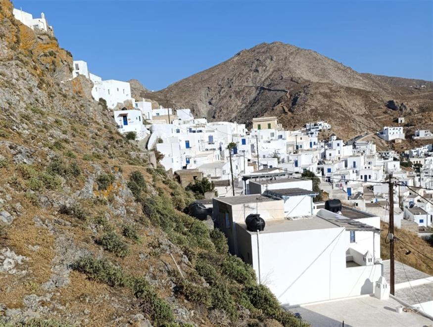 Η Χώρα εκεί πάνω στα ψηλά...