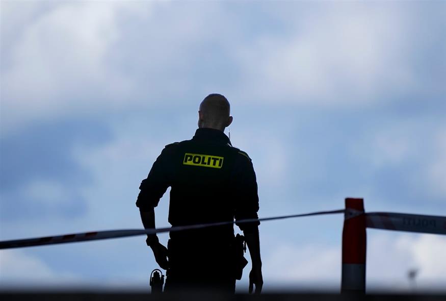 Αστυνομικός στην Κοπεγχάγη (AP Photo/Sergei Grits)