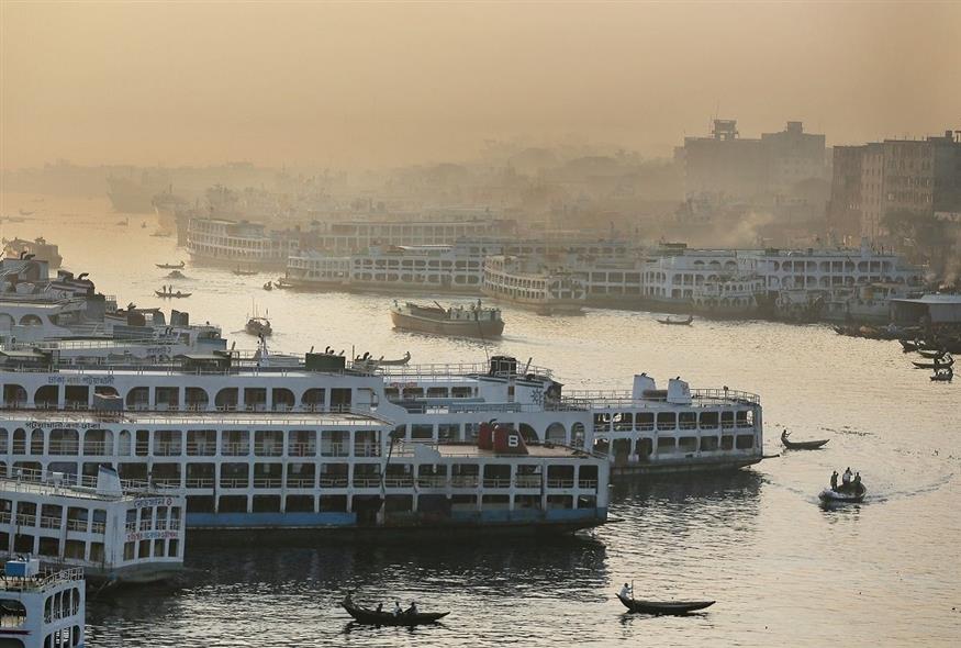 Φέριμποτ σε ποταμό του Μπαγκλαντές (φωτογραφία αρχείου / Associated Press)