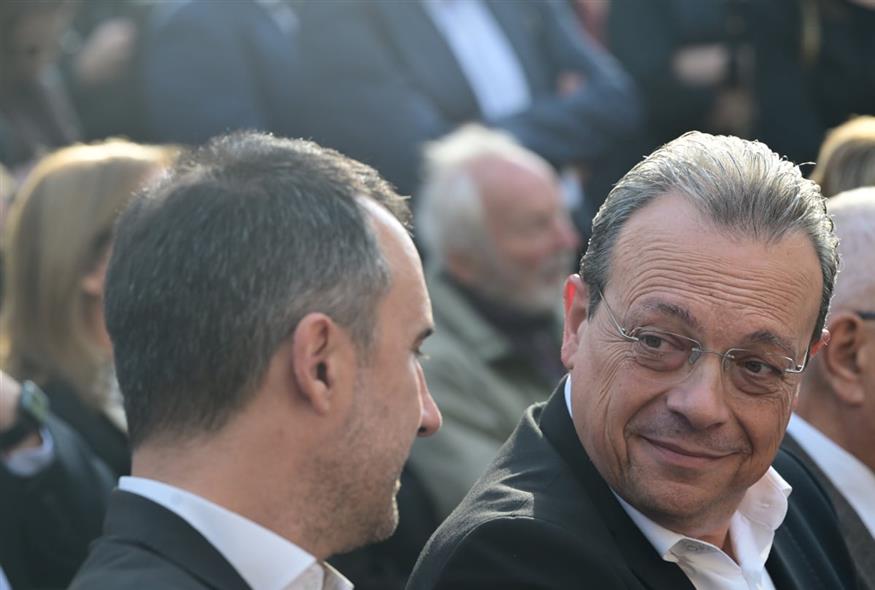 Σωκράτης Φάμελλος και Αλέξης Χαρίτσης (ΤΑΤΙΑΝΑ ΜΠΟΛΑΡΗ/EUROKINISSI)