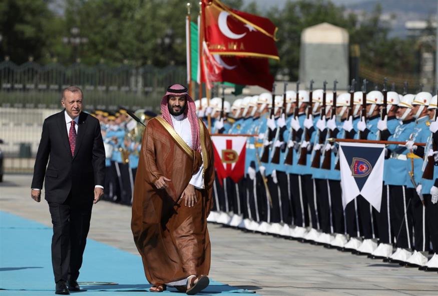 Ο Ερντογάν με τον πρίγκηπα Μπιν Σαλμάν/AP