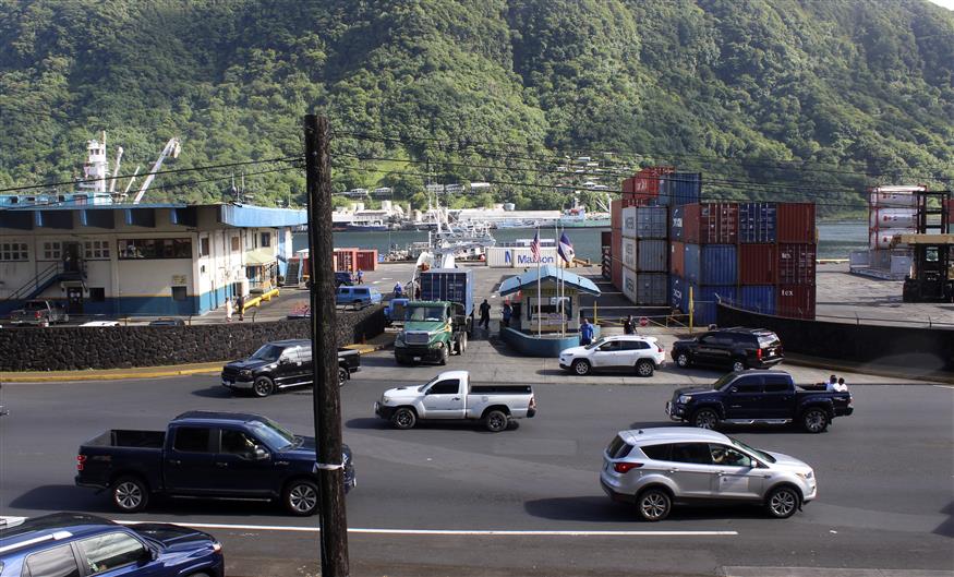 Συνωστισμός στο λιμάνι του Pago Pago της Αμερικανικής Σαμόα μετά την προειδοποίηση για τσουνάμι στον Ειρηνικό / copyright: AP PHOTOS