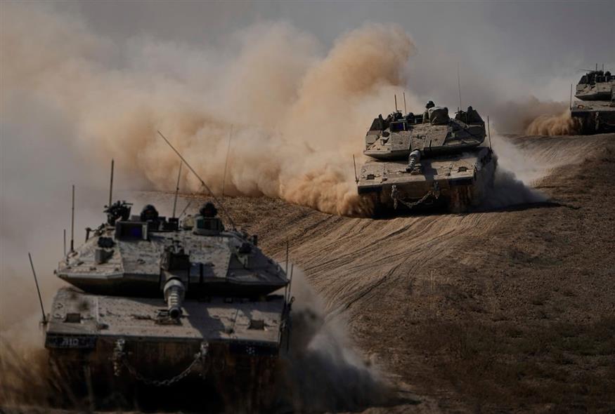 Ισραηλινά τανκς στα σύνορα με τη Γάζα 1