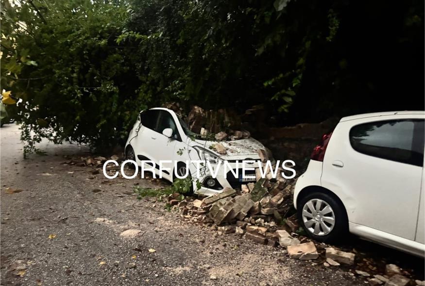 Στιγμιότυπο από το τοιχίο που κατέρρευσε στην Κέρκυρα (corfutvnews.gr)
