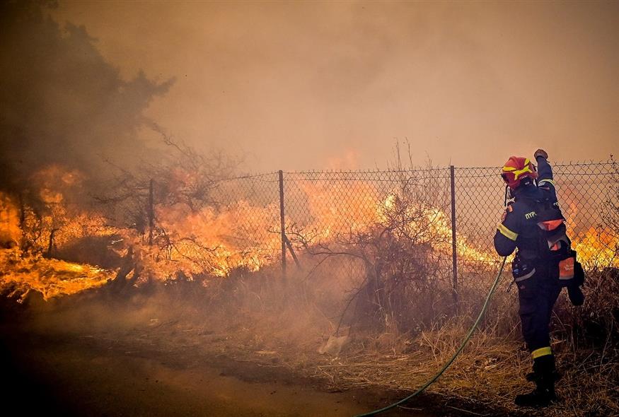 Φωτιά - πυρσβεστική (ΜΙΧΑΛΗΣ ΚΑΡΑΓΙΑΝΝΗΣ/EUROKINISSI)