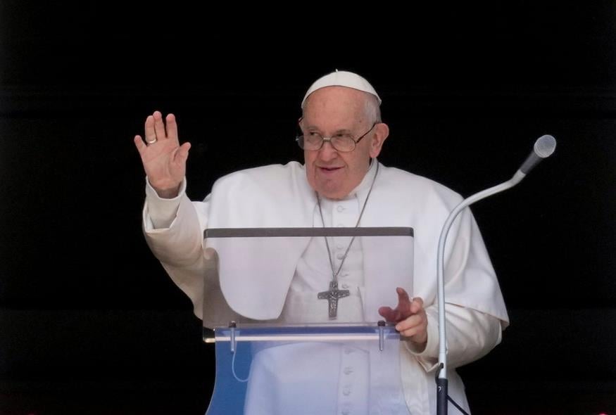 Ο Πάπας Φραγκίσκος στο πασχαλινό του μήνυμα (AP Photo/Andrew Medichini)
