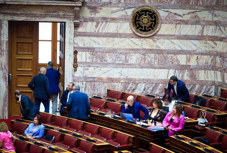 Ένταση στη Βουλή με τη Zωή Κωνσταντοπούλου/ Eurokinissi