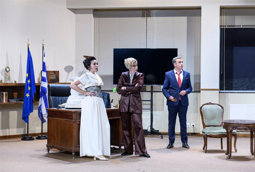 Η Καρυάτιδα! (Copyright: Ελίνα Γιουνανλή)