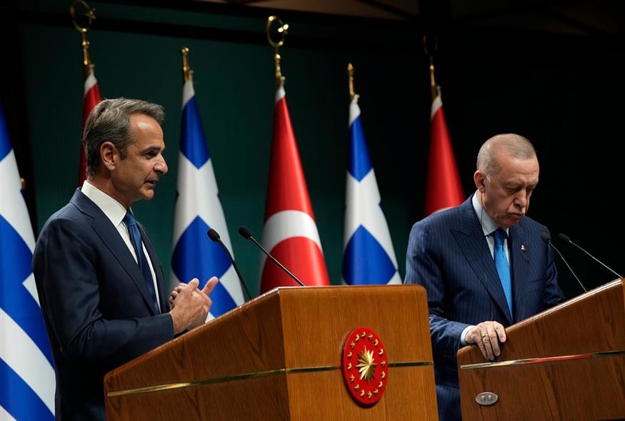 Μητσοτάκης Ερντογάν (Burhan Ozbilici/AP)