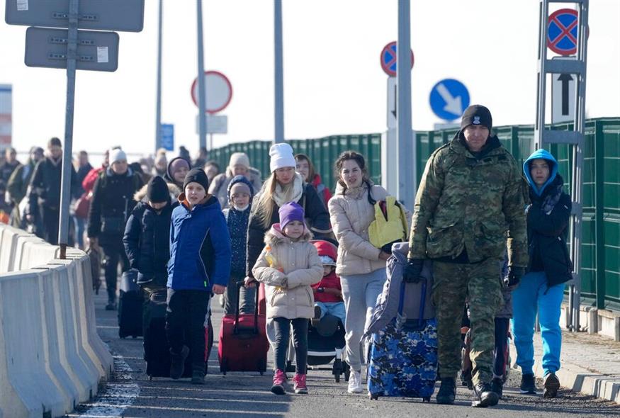 Ουκρανοί πρόσφυγες/AP Photo/Czarek Sokolowski