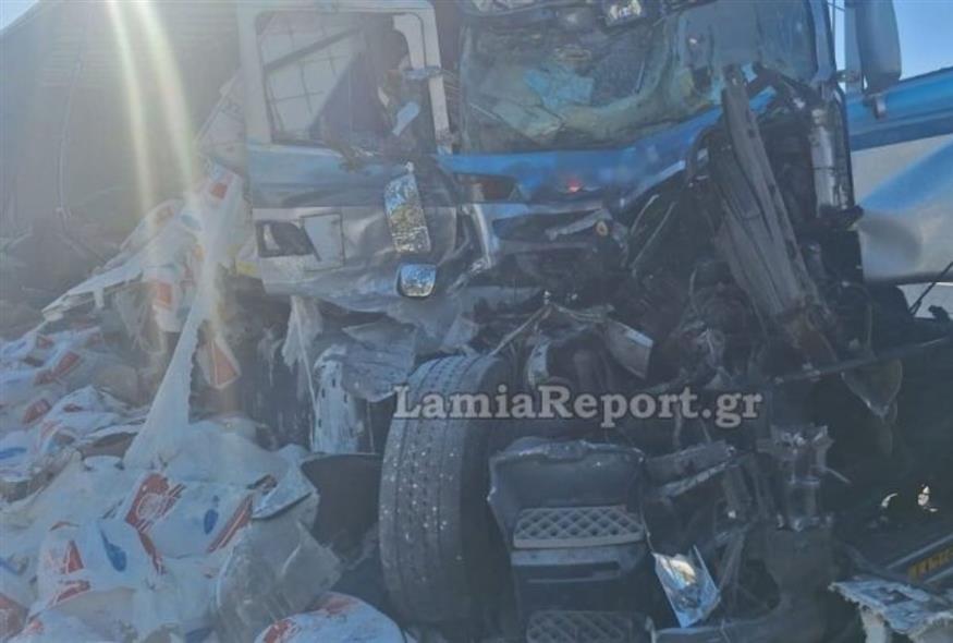 Τροχαίο με νταλίκες έξω από τη Λαμία με τραυματισμό ενός οδηγού (lamiareport.gr)