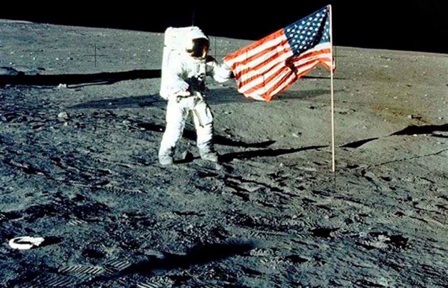 Η ιστορική φωτογραφία με τον Άρμστρονγκ στη Σελήνη (wikipedia commons)