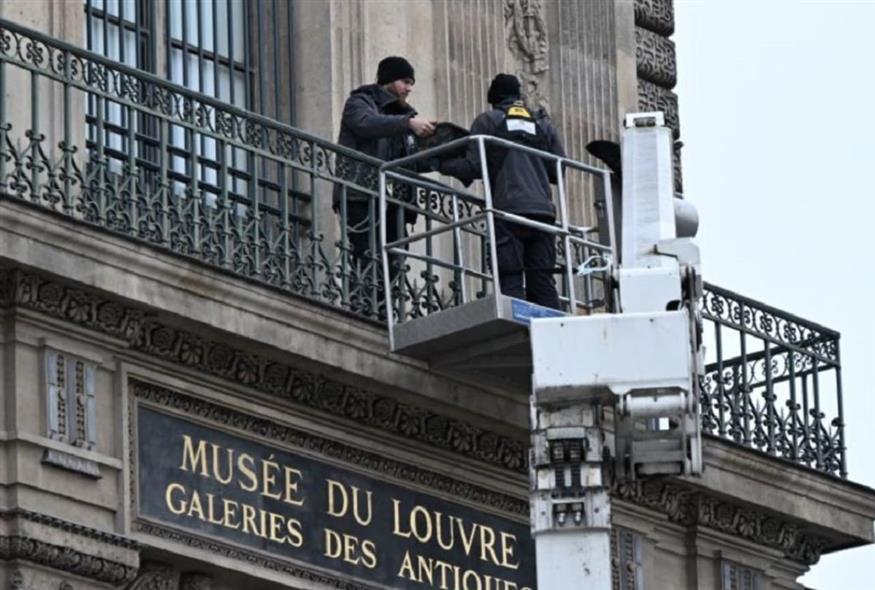 Λούβρο (AP)