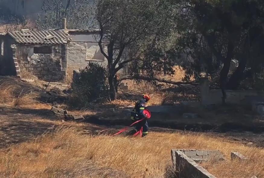 Φωτιά στο Λαύριο (Orange Press)