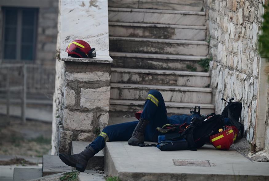 Φωτιά στην Αττική: Συγκλονιστικές εικόνες (gallery/ΕUROKINISSI)