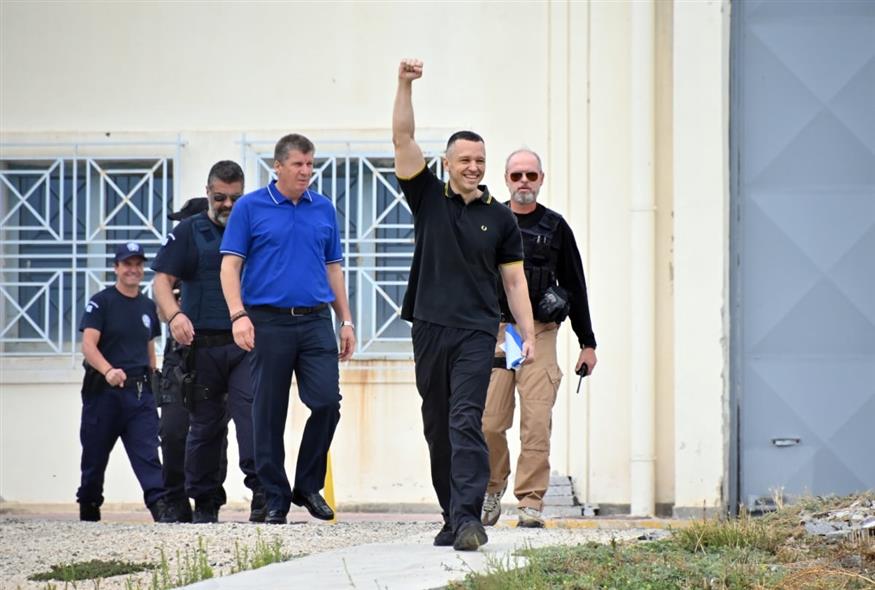 Η αποφυλάκιση του Ηλία Κασιδιάρη (ΙΝΤΙΜΕ) Η αποφυλάκιση του Ηλία Κασιδιάρη (ΙΝΤΙΜΕ)