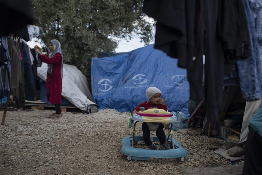 Πρόσφυγες στην Ελλάδα/(AP Photo/Petros Giannakouris)