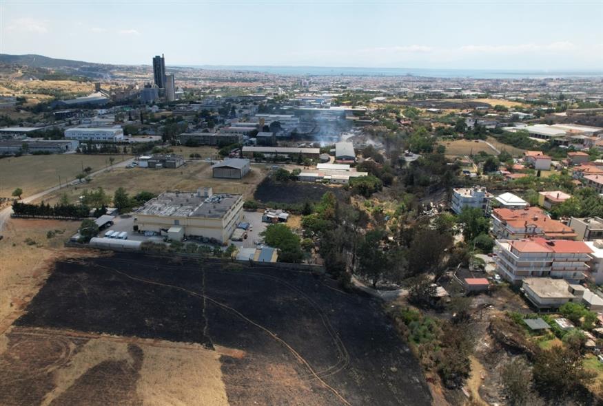 Πανοραμικές εικόνες από τη βιομηχανική εγκατάσταση στο Ωραιόκαστρο που τυλίχθηκε στις φλόγες (ΙΝΤΙΜΕ) Πανοραμικές εικόνες από τη βιομηχανική εγκατάσταση στο Ωραιόκαστρο που τυλίχθηκε στις φλόγες (ΙΝΤΙΜΕ)