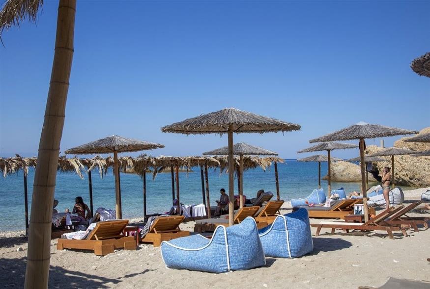 beach bar (φωτογραφία αρχείου/ InTime Photos)