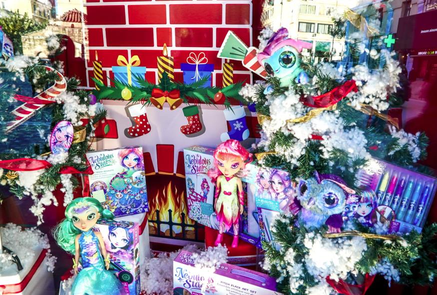 Βιτρίνα καταστήματος τα Χριστούγεννα (Eurokinissi)